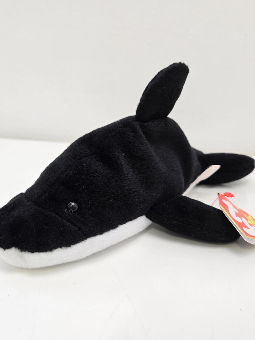 Ty Beanie Baby “Splash” the Whale (8 inch)
